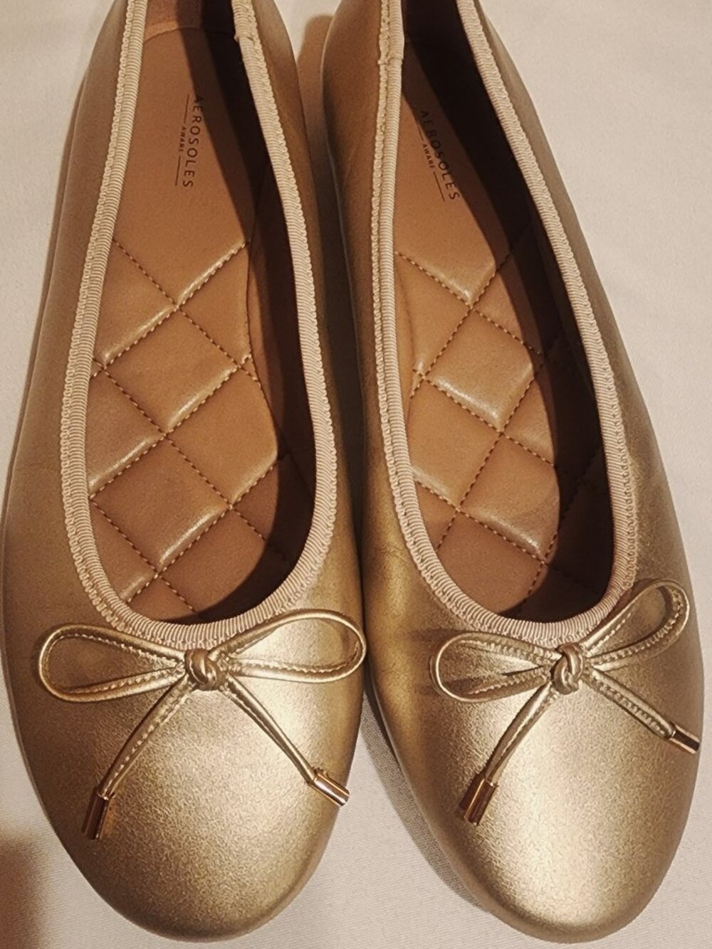 Aerosoles Aware Gold Bow Ballet Flats (Like New) - Size 8M